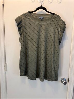 Democracy Olive Green Eyelet Ruffle Sleeve Tee SZ 3X Feminine